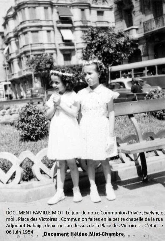 Oran- SDV- 5045- 1954 06 06 COMMUNION PRIVEE  Place des VICTOIRES.JPG